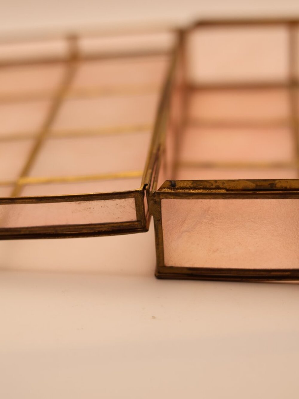 Vintage Pink Capiz Shell & Brass Framed Jewelry Box / Trinket Case - Picture 8 of 9